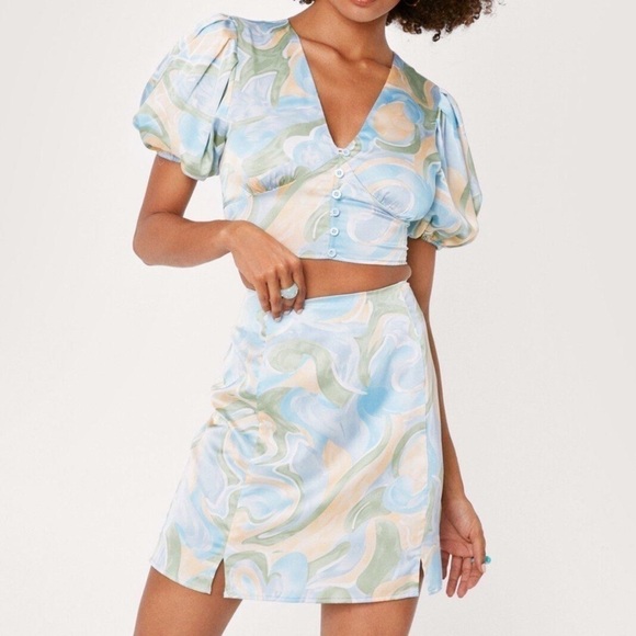 🆕 Nasty Gal 2 piece satin floral crop top & mini skirt set blue floral s… - Picture 1 of 10